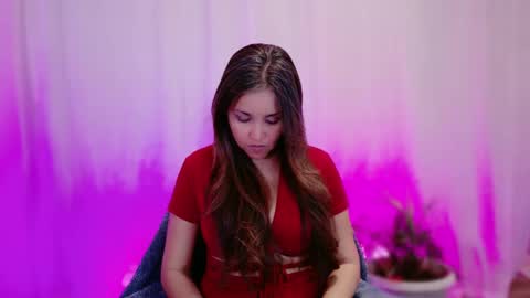 Snapshot of divinelynn chatting on 01/28/25, 04:19 DivineLynn online show from 01/28/25, 04:19