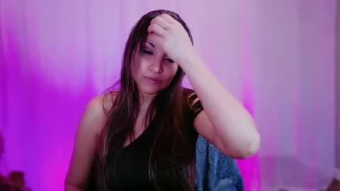 Snapshot of divinelynn chatting on 02/05/25, 02:05 DivineLynn online show from 02/05/25, 02:05