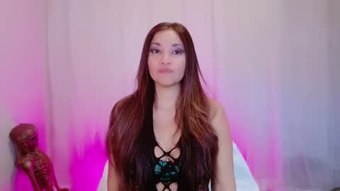 Snapshot of divinelynn chatting on 03/12/25, 05:49 DivineLynn online show from 03/12/25, 05:49