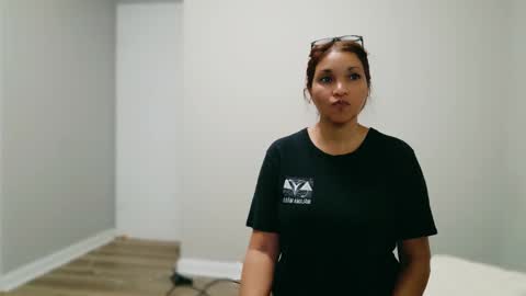 Snapshot of divinelynn chatting on 09/09/25, 12:05 DivineLynn online show from 09/09/25, 12:05