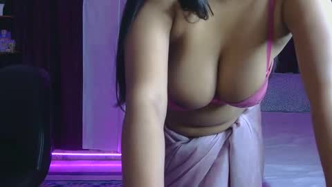 divyakhan online show from 12/24/24, 05:05