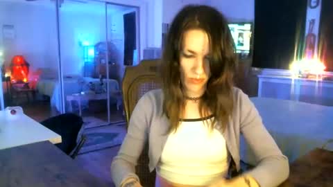 Snapshot of dixie_doll chatting on 12/18/24, 10:46 Dixie Doll online show from 12/18/24, 10:46