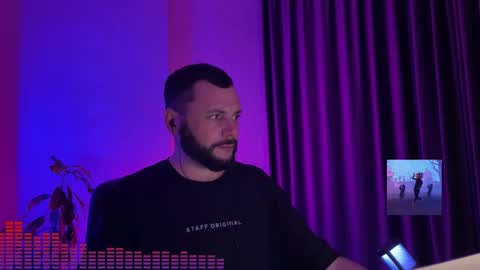 Snapshot of dj_canali chatting on 11/02/25, 02:36 Canali online show from 11/02/25, 02:36