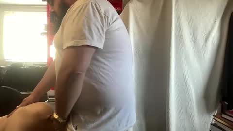 Snapshot of djfreeque chatting on 10/19/25, 05:24 djfreeque online show from 10/19/25, 05:24