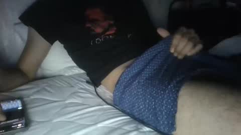 Snapshot of djull100 chatting on 11/18/25, 06:40 djull100 online show from 11/18/25, 06:40