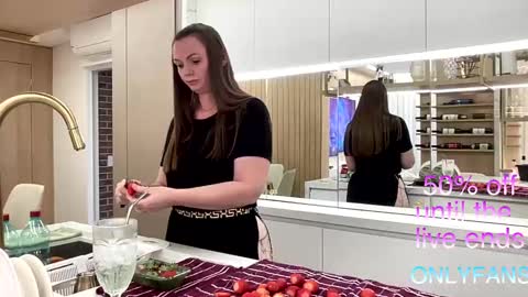 Snapshot of docehot1818 chatting on 02/07/25, 09:04 Ctia But I prefer to be called DOCE online show from 02/07/25, 09:04