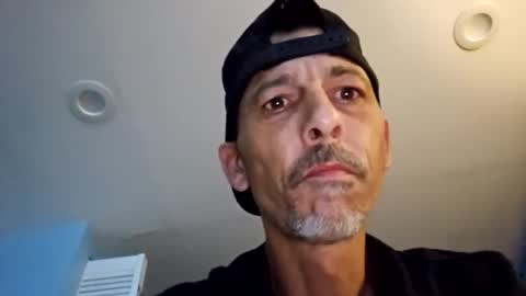 dogbone999081 online show from 10/18/25, 10:16