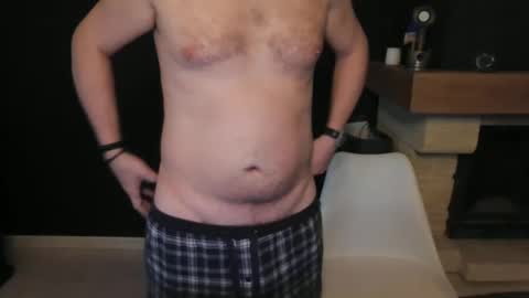 Snapshot of doggydaddi chatting on 03/10/25, 06:49 Alex online show from 03/10/25, 06:49