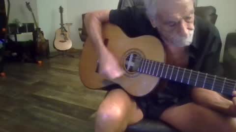 dogluc7 online show from 10/30/25, 05:20