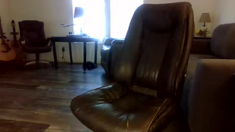 dogluc7 online show from 10/31/25, 07:26