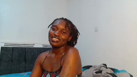 Snapshot of dolce_amber chatting on 11/10/25, 08:08 Dolce online show from 11/10/25, 08:08