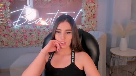 Snapshot of dolcieelliot chatting on 01/09/25, 05:54 Dolcie online show from 01/09/25, 05:54