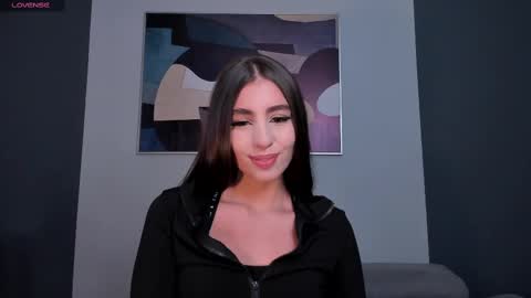 Snapshot of dolcieelliot chatting on 02/13/25, 11:37 Dolcie online show from 02/13/25, 11:37