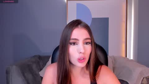 Snapshot of dolcieelliot chatting on 03/03/25, 12:04 Dolcie online show from 03/03/25, 12:04