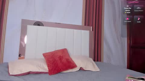 doll_daisy_ online show from 11/07/25, 10:59