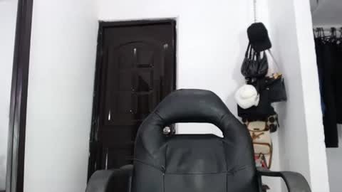 doll_dollys_ online show from 01/21/25, 06:55