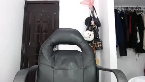 doll_dollys_ online show from 01/28/25, 08:26