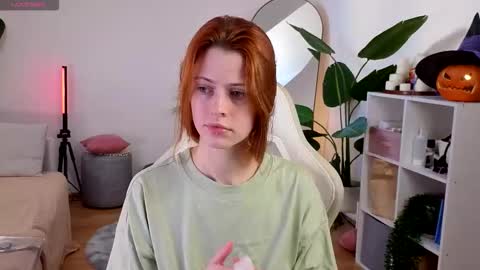 Your doll Lesli online show from 10/23/25, 09:19