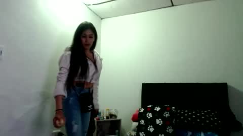 Snapshot of doll_sary chatting on 12/25/24, 03:40 Catherine XXX online show from 12/25/24, 03:40