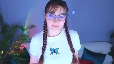 Snapshot of doll_tessa chatting on 09/29/25, 03:28 Tessa online show from 09/29/25, 03:28