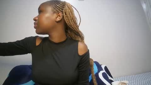 dollberry online show from 12/12/24, 10:02