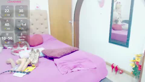 Snapshot of dolldirtyxxx1 chatting on 09/28/25, 09:20 ilona online show from 09/28/25, 09:20