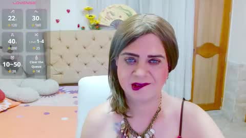 Snapshot of dolldirtyxxx1 chatting on 10/19/25, 05:19 ilona online show from 10/19/25, 05:19