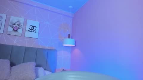 Snapshot of dolly_zoe chatting on 10/31/25, 09:16 Call me Zoe online show from 10/31/25, 09:16