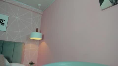 Snapshot of dolly_zoe chatting on 11/21/25, 12:21 Call me Zoe online show from 11/21/25, 12:21