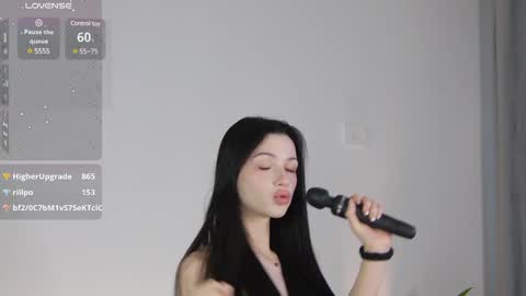 Snapshot of dollyvega chatting on 01/19/25, 01:44 Dolly online show from 01/19/25, 01:44