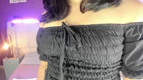 DollyWood  online show from 10/31/25, 04:02