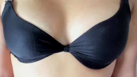 DollyWood  online show from 11/13/25, 03:49