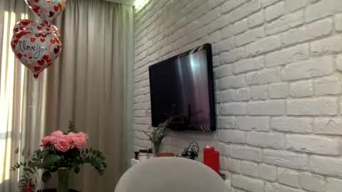 Snapshot of dom_mummy chatting on 02/15/25, 01:38 DOM MUMMY online show from 02/15/25, 01:38
