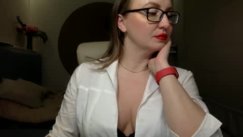 Snapshot of dom_mummy chatting on 02/23/25, 04:57 DOM MUMMY online show from 02/23/25, 04:57