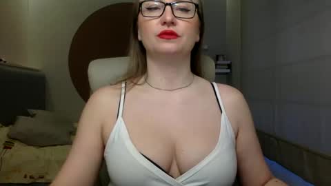 Snapshot of dom_mummy chatting on 02/27/25, 06:29 DOM MUMMY online show from 02/27/25, 06:29