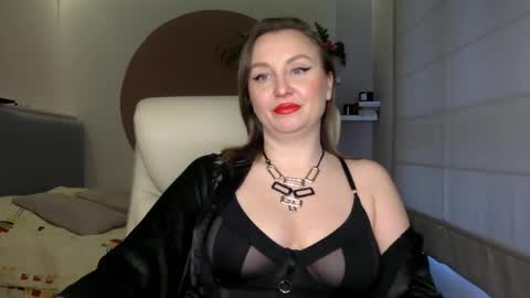 Snapshot of dom_mummy chatting on 03/08/25, 06:32 DOM MUMMY online show from 03/08/25, 06:32