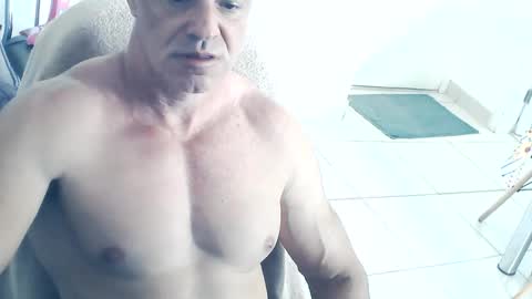 Snapshot of dom_sexx chatting on 01/12/25, 05:33 dom_sexx online show from 01/12/25, 05:33