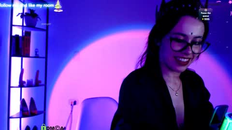 Snapshot of domgiirl chatting on 12/19/24, 02:12 Mistress online show from 12/19/24, 02:12