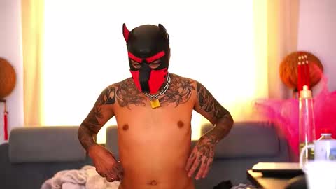 Snapshot of dominant_gay_xxx chatting on 11/10/25, 04:39 jjhoy online show from 11/10/25, 04:39