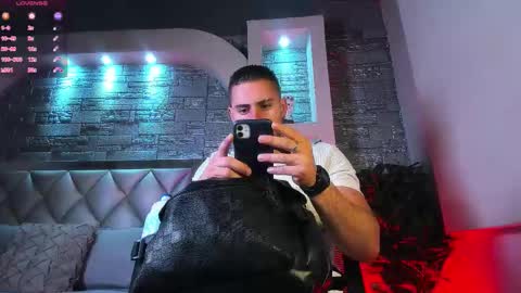 dominic de luca online show from 10/08/25, 03:59