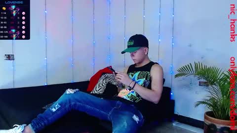 Snapshot of dominic_hanks chatting on 01/20/25, 11:21 DOMINIC AND ANDREW online show from 01/20/25, 11:21