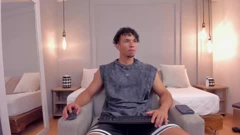 Snapshot of dominick_star chatting on 09/23/25, 04:04 Dominick Star online show from 09/23/25, 04:04