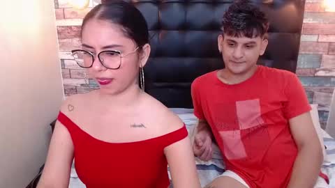 Snapshot of dona_and_carl2 chatting on 10/21/25, 11:38 DONA Y CARL online show from 10/21/25, 11:38
