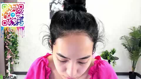 Aura online show from 10/16/25, 02:34