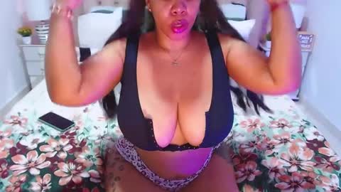 Snapshot of donnaadore chatting on 10/03/25, 04:09 Donna online show from 10/03/25, 04:09