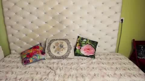 Snapshot of donnagriffin chatting on 03/08/25, 08:44 DonnaGriffin online show from 03/08/25, 08:44