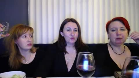 Tatiana 43 curvy sexy body and Joanna redhead 39 years online show from 01/22/25, 05:59