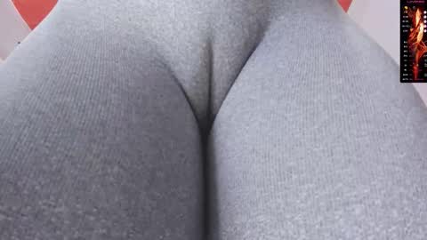 Snapshot of donnapaul_ chatting on 10/17/25, 12:08 Paula DiazGMT-5 0730 - 1400 online show from 10/17/25, 12:08