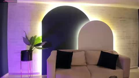  Donna Stonne  online show from 09/24/25, 03:32