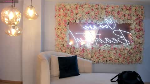  Donna Stonne  online show from 10/26/25, 03:34